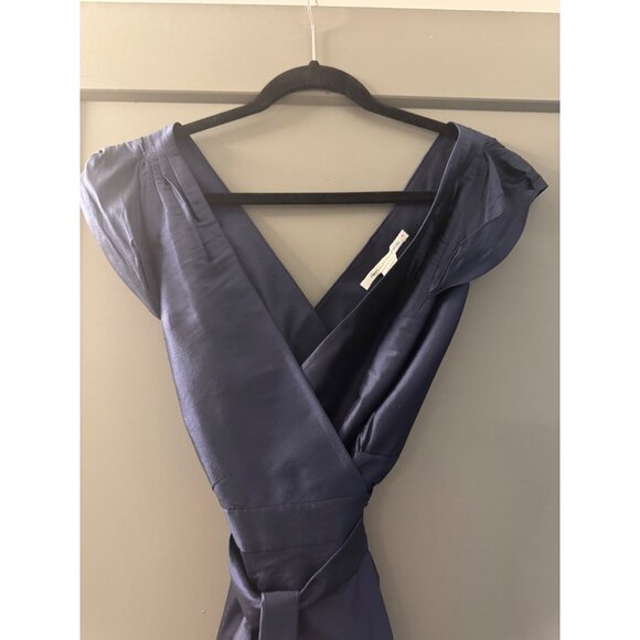 Diane Von Furstenberg Navy Silk Wrap Dress Size 6 Elegant Design Mid-Length - Picture 2 of 9